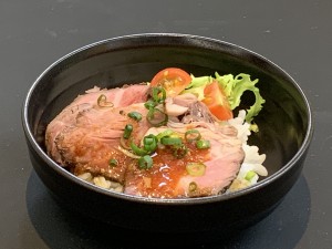 ローストビーフ丼