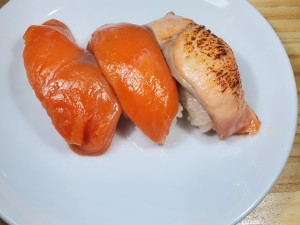 サーモン三巻寿司