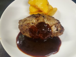 手ごねハンバーグ